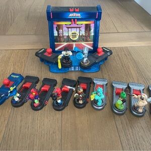 Battle Arena Playset with Blue Fight Stage and 8 Figures